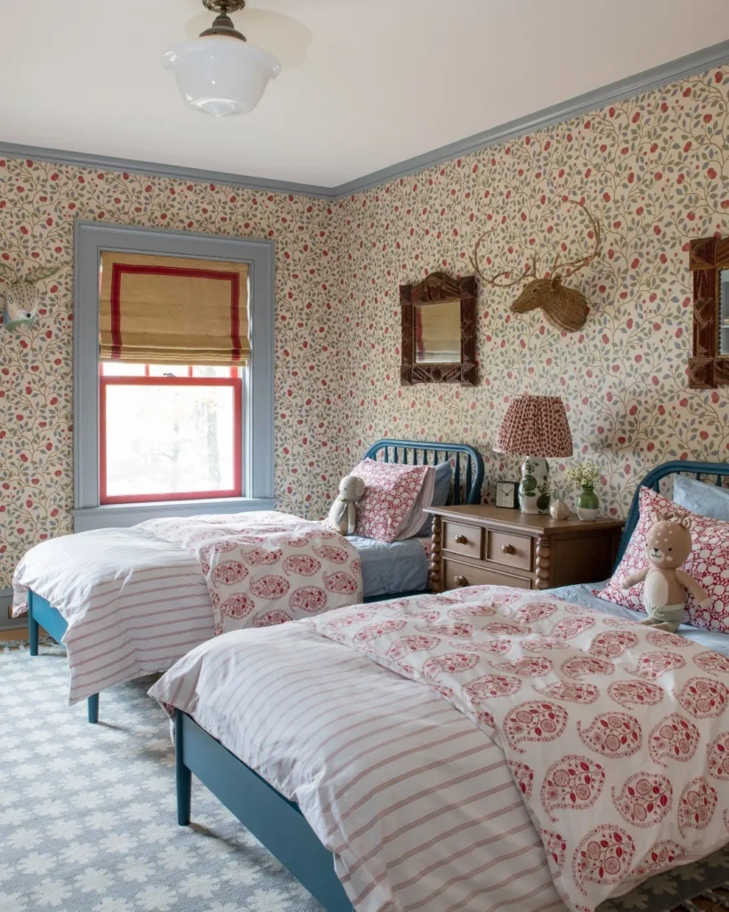 Charming Floral Wallpaper for a Twin Bedroom