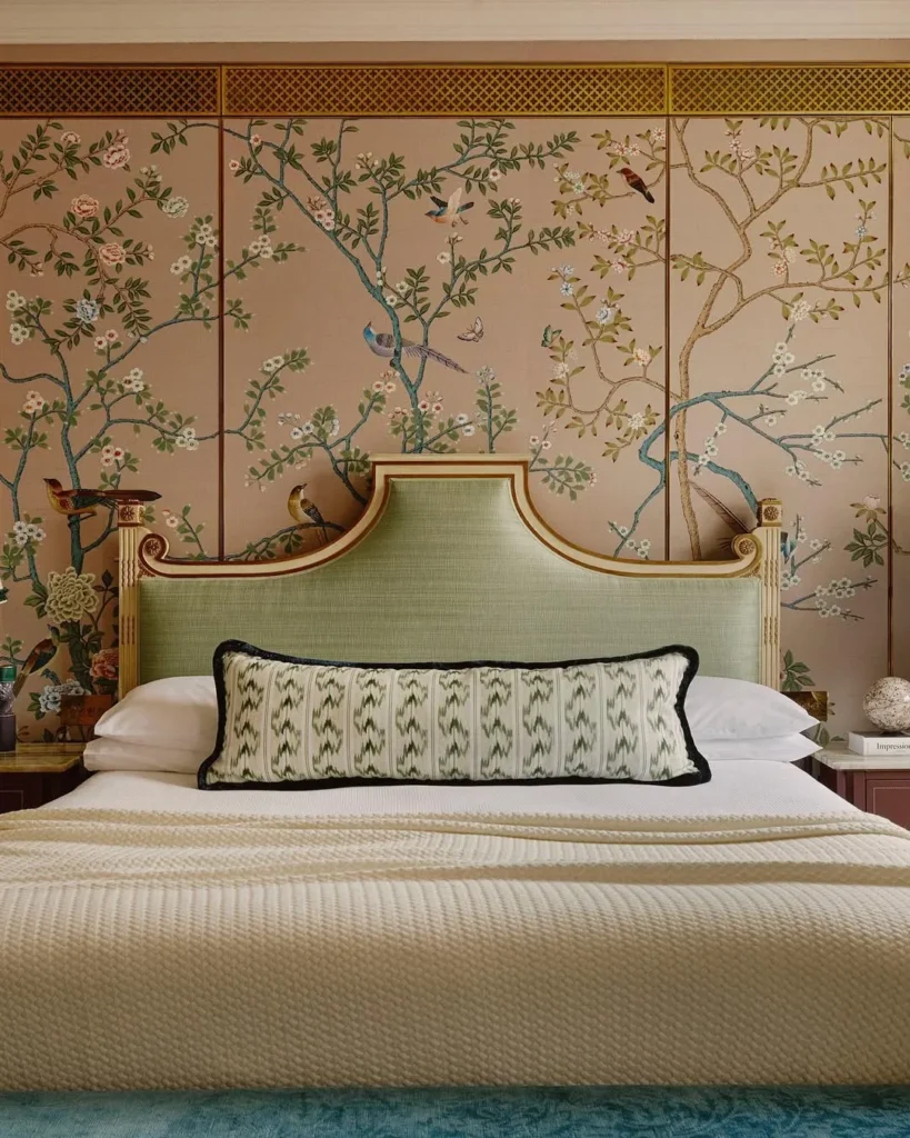 Chinoiserie Wallpaper for an Elegant Bedroom