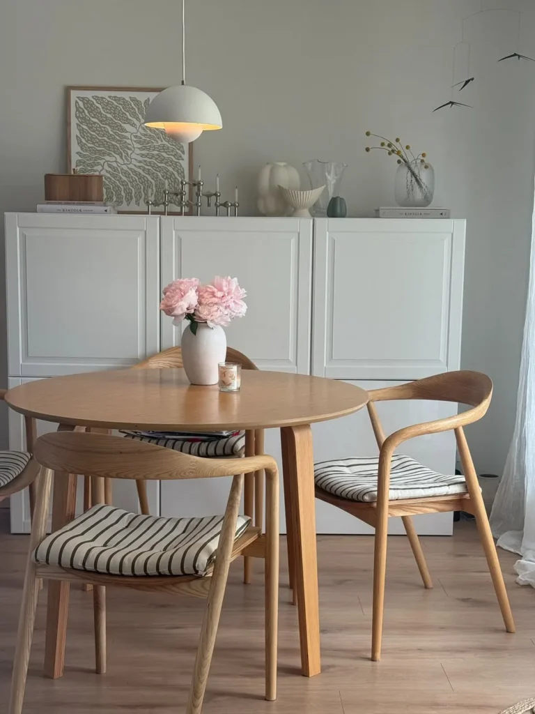 Minimal Round Table Dining Corner