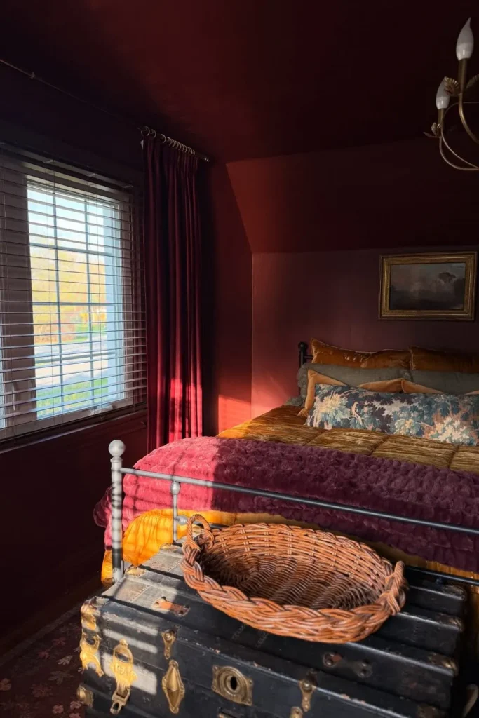 Burgundy Bedroom Ideas With Vintage Cottage Style