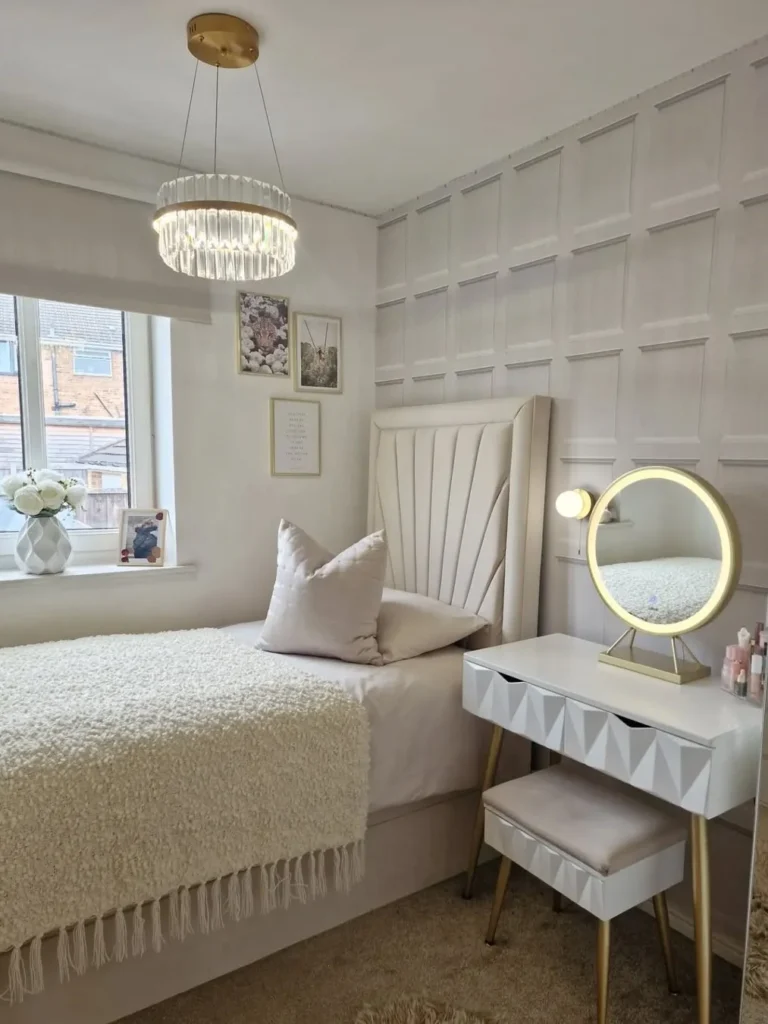 Small Glam Bedroom With Vanity Corner
