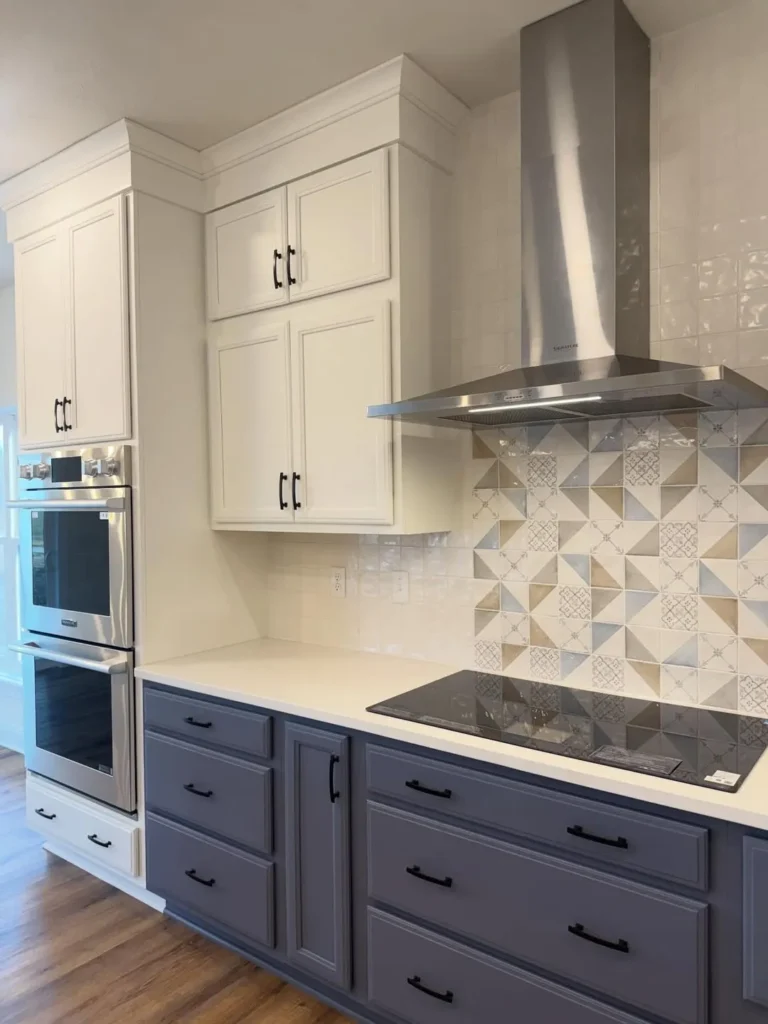 Soft Gray and White Cabinets for a Fresh Kitchen Look