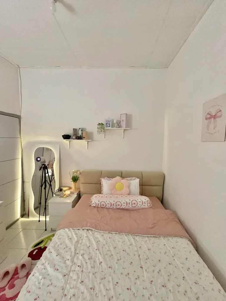 Soft Pink Small Bedroom With Cute Minimal Decor