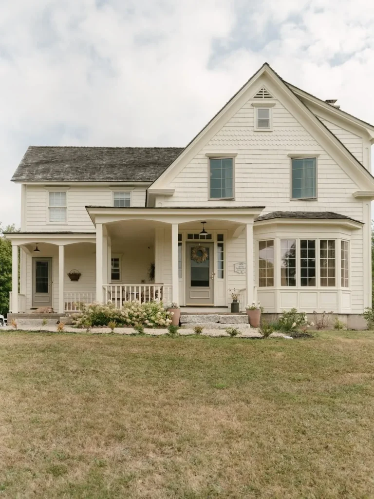 Soft Cream White Exterior for Timeless Farmhouse Appeal