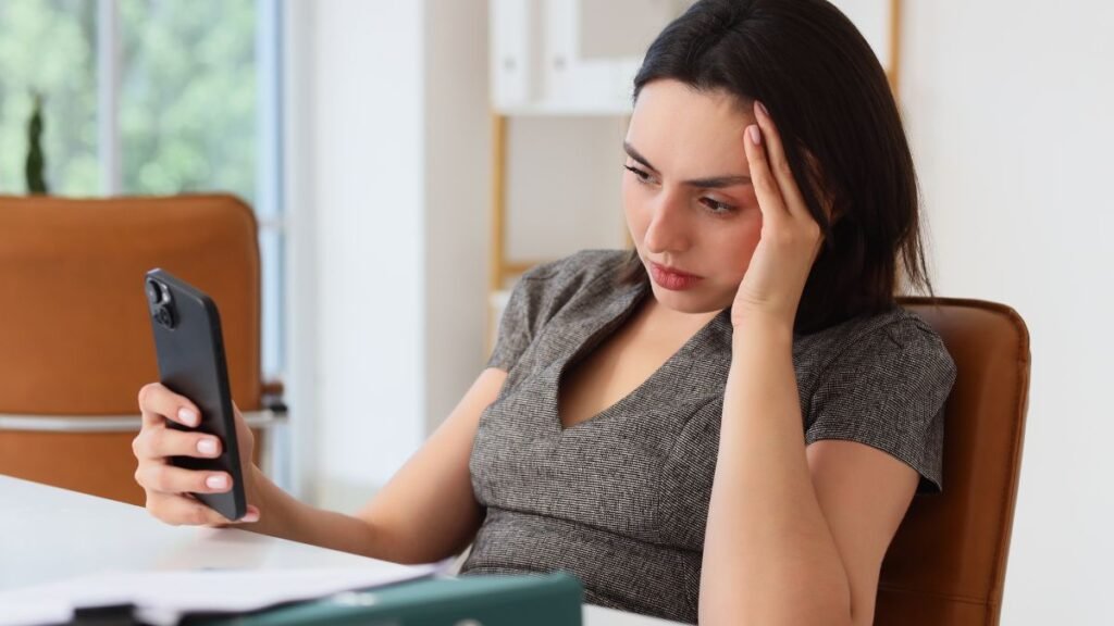Doomscrolling Has a Clearer Link With Stress and Anxiety