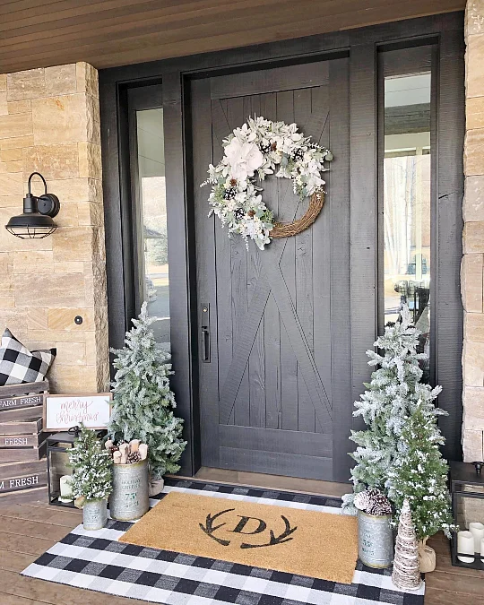 Black Door Christmas Entry