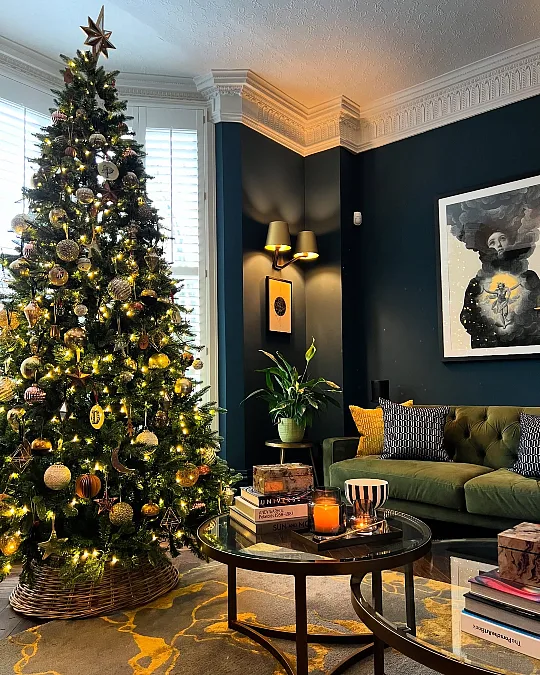 Dark Green Living Room Christmas Tree