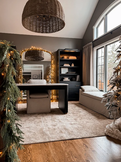 Evergreen and Black Home Office
