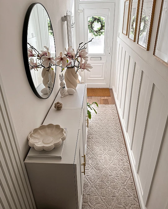 Bright White Entryway with Soft Neutrals